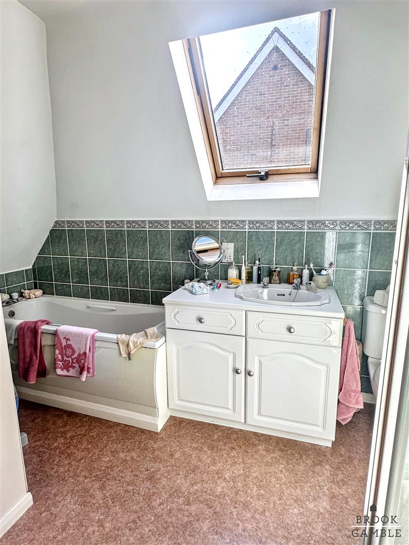 2 Bedroom House. Church Street in Eastbourne,  23